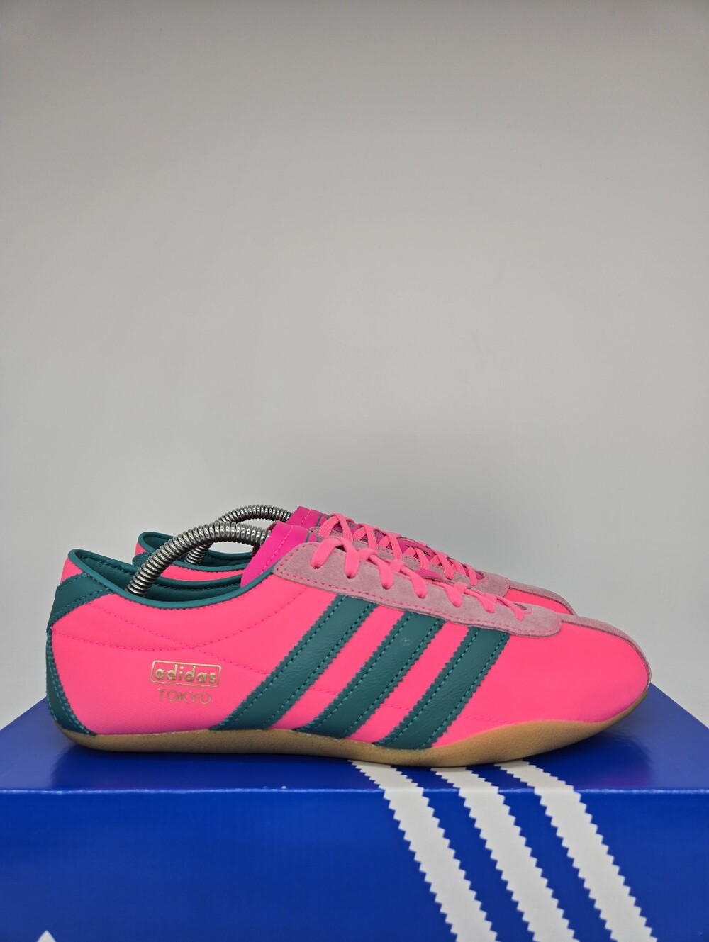adidas Women's Tokyo IH3998 Lucid Pink Power Green Gold Metallic Shoes Size 7 - Picture 3 of 8